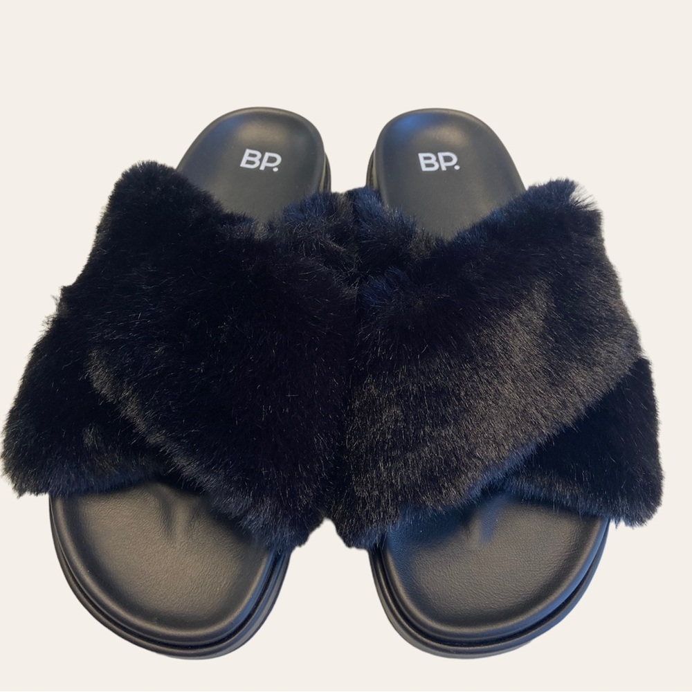 Never Worn* BP Black Criss-Cross Slides